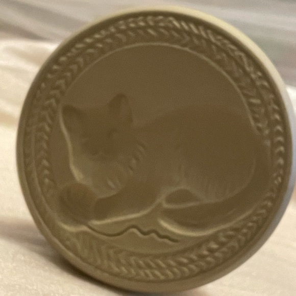 Cat cookie Stamp - The Brown Bag Gourmet Cookie Book accompanies the stamp. - Picture 5 of 11